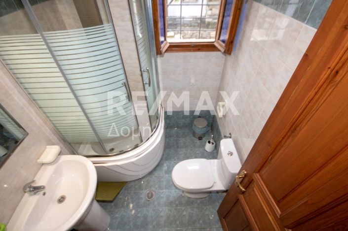 Image No.37-6 Bed Property for sale