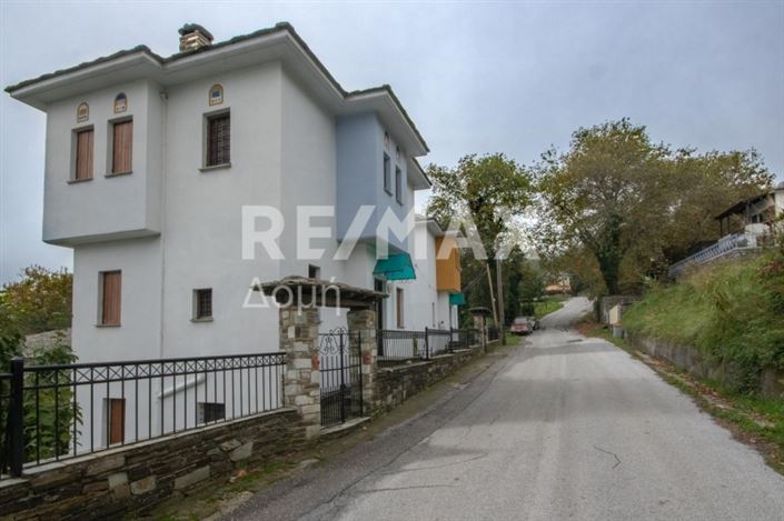 Image No.4-6 Bed Property for sale