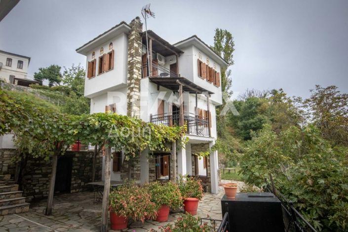 Image No.40-6 Bed Property for sale