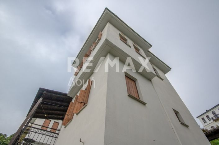 Image No.42-6 Bed Property for sale