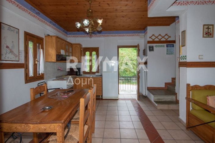 Image No.52-6 Bed Property for sale