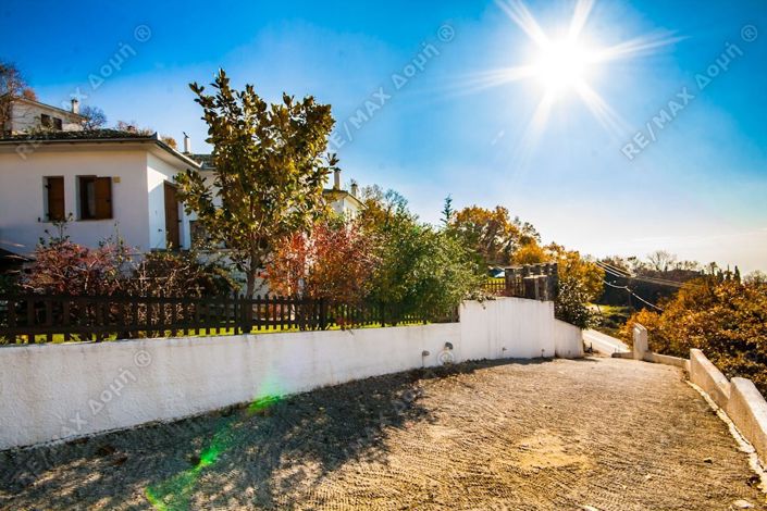 Image No.12-2 Bed Property for sale