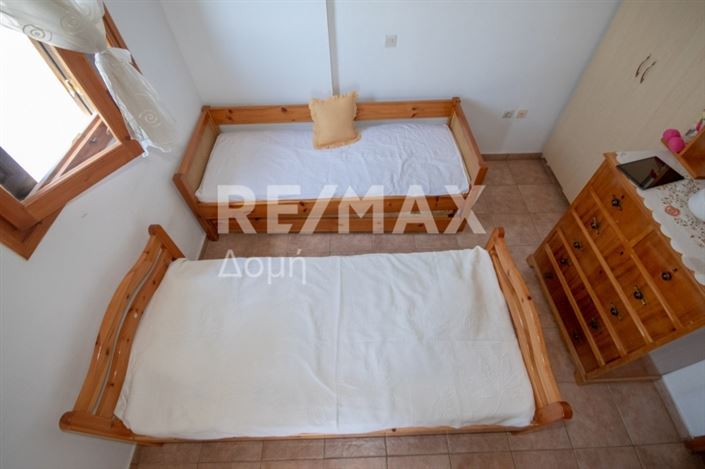 Image No.10-2 Bed Property for sale