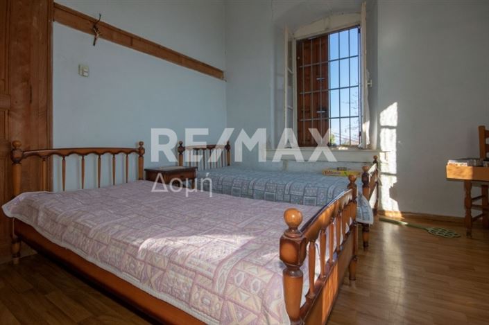 Image No.19-5 Bed Property for sale