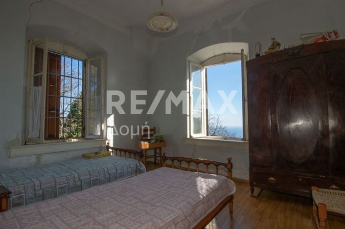 Image No.20-5 Bed Property for sale