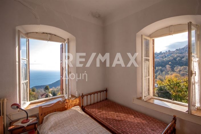 Image No.23-5 Bed Property for sale