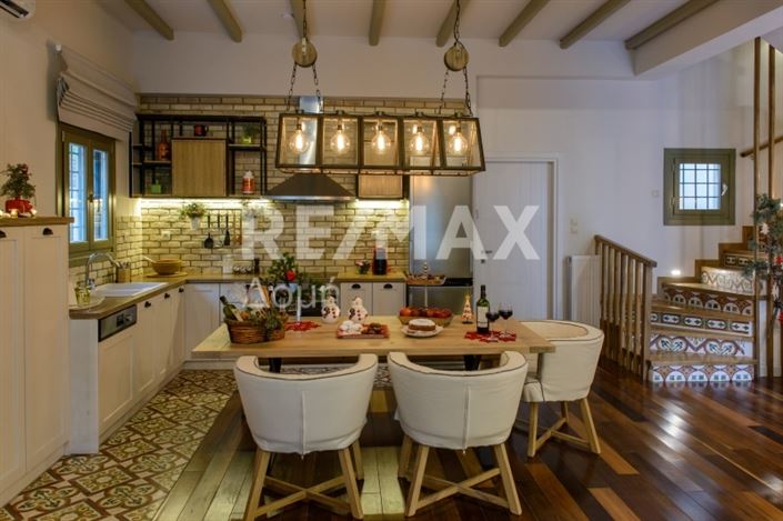 Image No.20-6 Bed Maisonette for sale