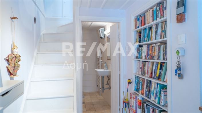 Image No.12-2 Bed Property for sale