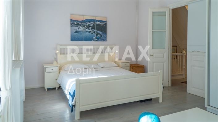 Image No.18-2 Bed Property for sale