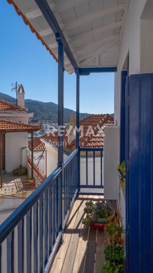 Image No.28-2 Bed Property for sale