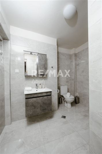 Image No.17-6 Bed Property for sale