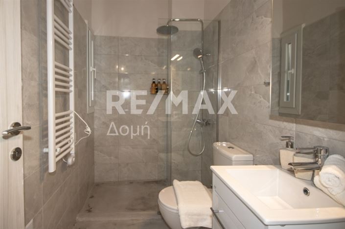 Image No.18-6 Bed Property for sale