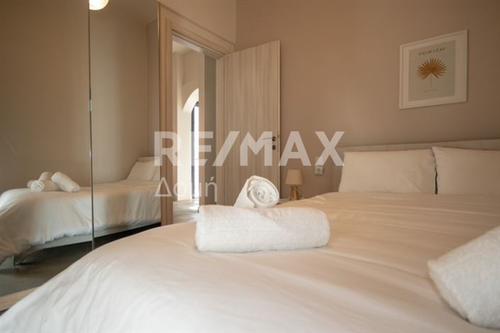 Image No.19-6 Bed Property for sale