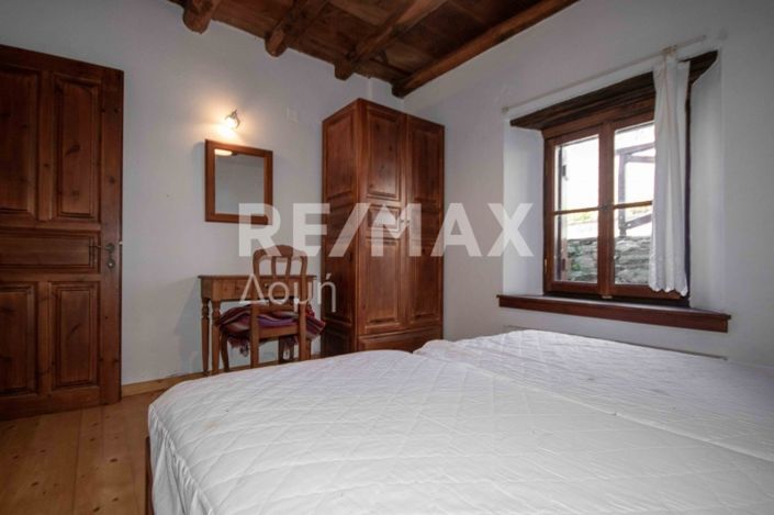 Image No.22-9 Bed Property for sale