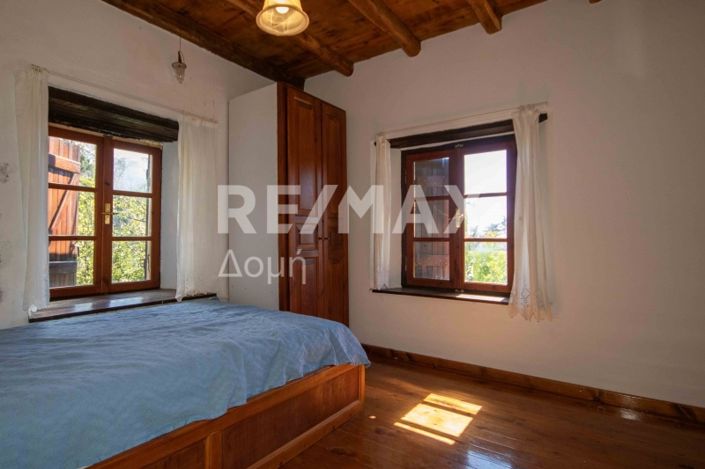 Image No.26-9 Bed Property for sale