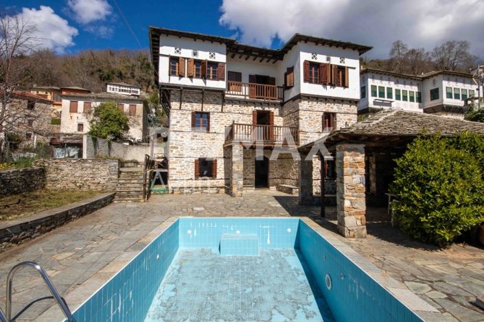 Image No.36-9 Bed Property for sale