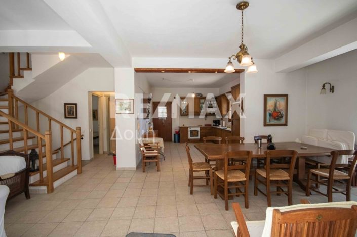 Image No.10-4 Bed Property for sale