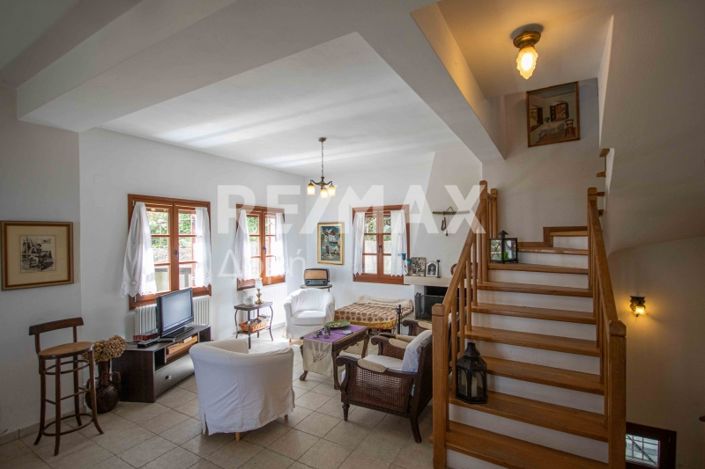 Image No.28-4 Bed Property for sale