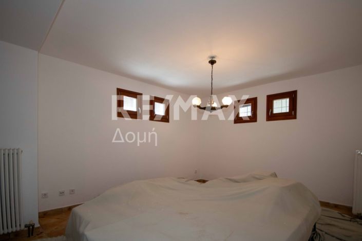 Image No.30-4 Bed Property for sale