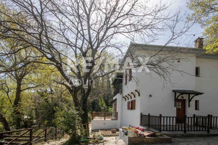 Image No.41-4 Bed Property for sale