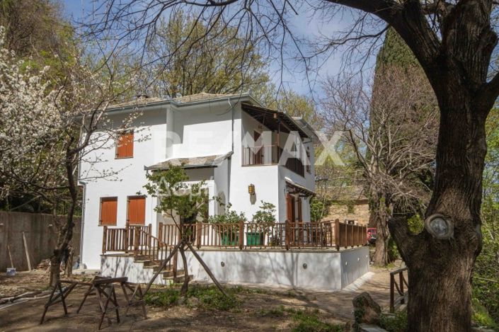 Image No.44-4 Bed Property for sale