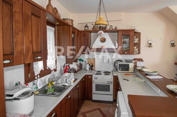 Image No.11-4 Bed Property for sale