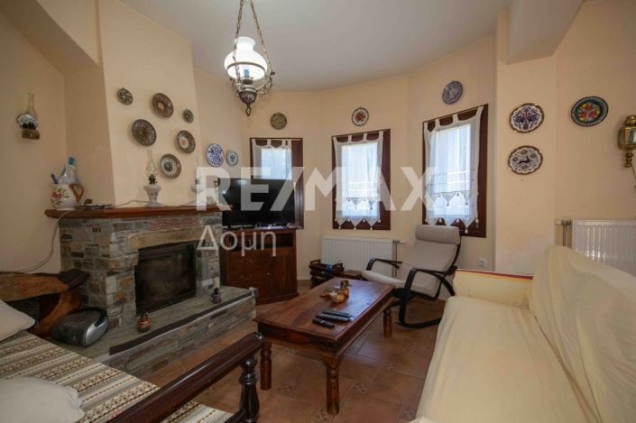 Image No.8-4 Bed Property for sale