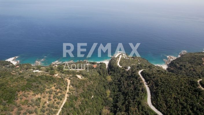 Image No.16-13 Bed Property for sale