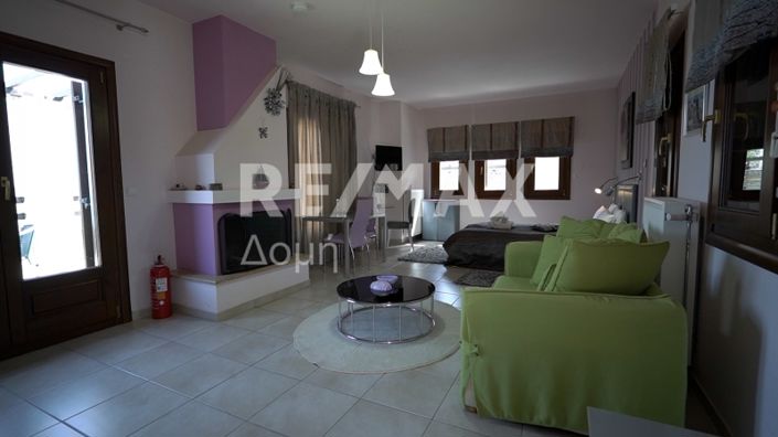 Image No.17-13 Bed Property for sale