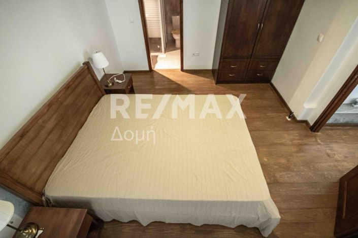 Image No.25-6 Bed Property for sale