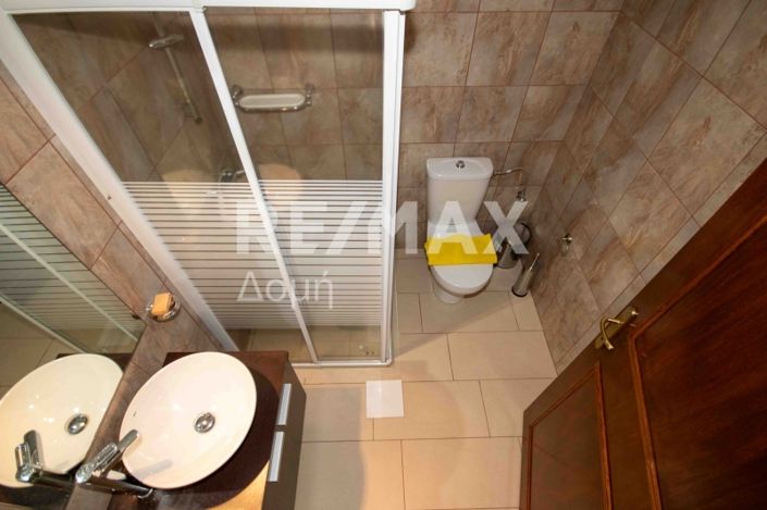 Image No.31-6 Bed Property for sale