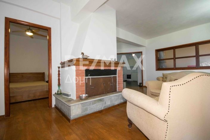 Image No.28-6 Bed Property for sale