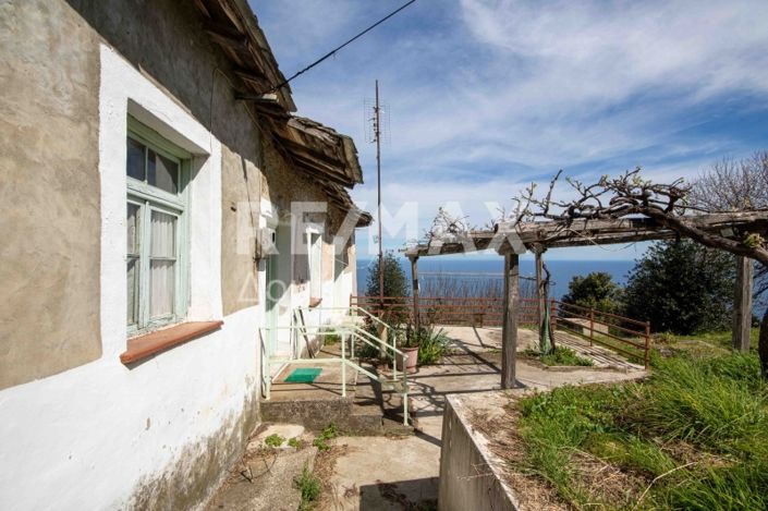 Image No.5-2 Bed House for sale