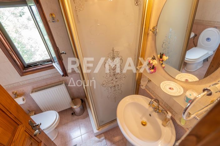 Image No.11-3 Bed Property for sale