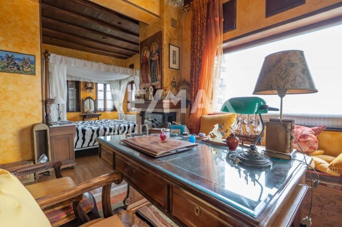 Image No.13-3 Bed Property for sale