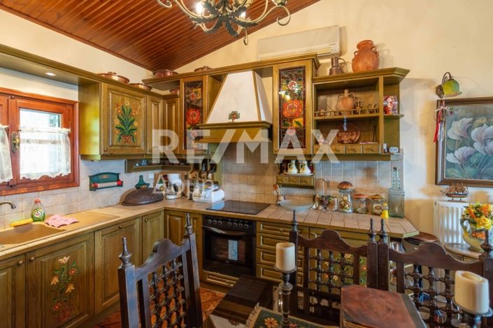 Image No.9-3 Bed Property for sale