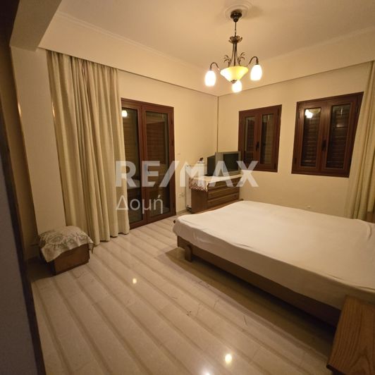 Image No.37-5 Bed Property for sale