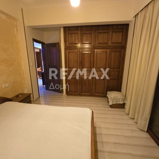 Image No.38-5 Bed Property for sale