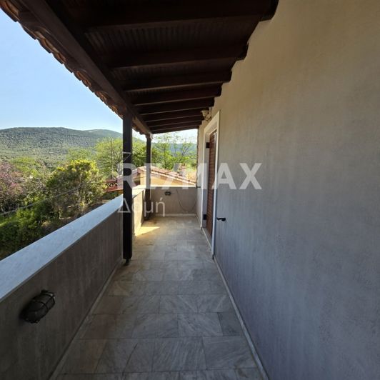 Image No.55-5 Bed Property for sale