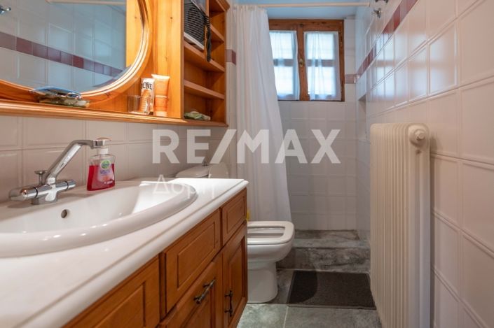 Image No.13-5 Bed Property for sale