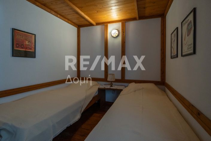 Image No.19-5 Bed Property for sale