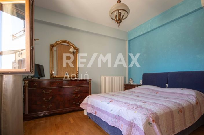 Image No.17-6 Bed House for sale