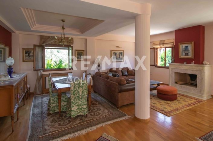 Image No.24-6 Bed House for sale