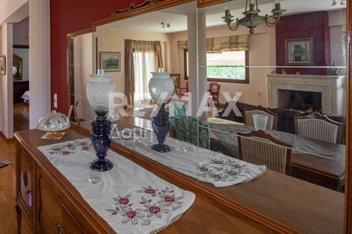 Image No.31-6 Bed House for sale