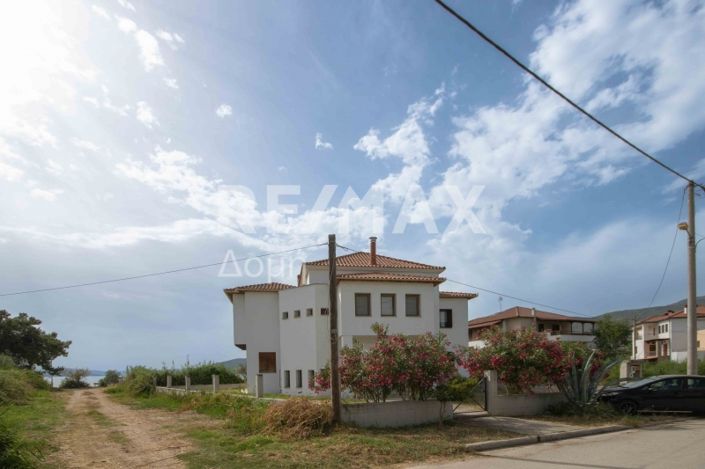 Image No.48-5 Bed Villa for sale