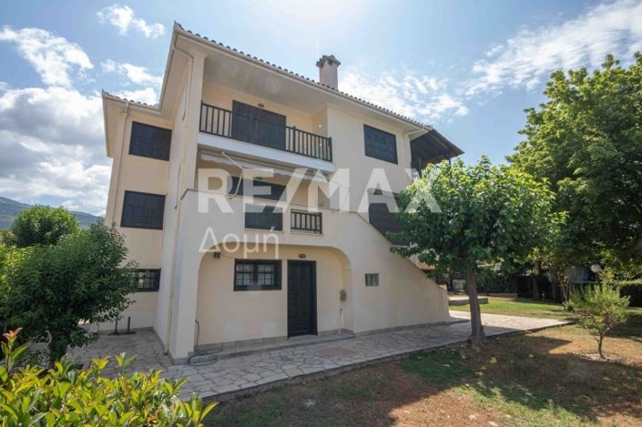 Image No.14-4 Bed Property for sale