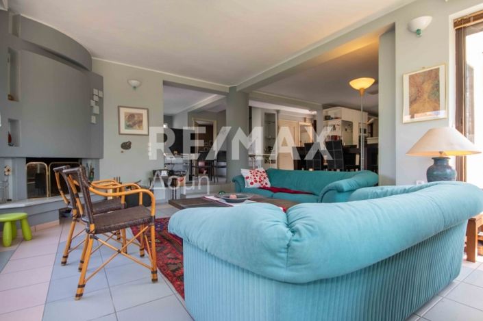 Image No.27-4 Bed Property for sale