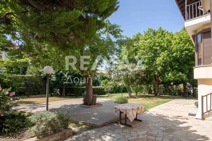 Image No.4-4 Bed Property for sale