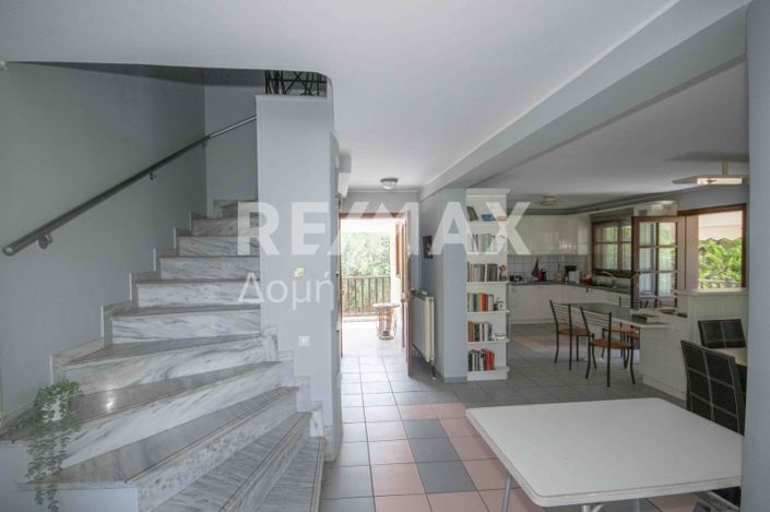 Image No.44-4 Bed Property for sale