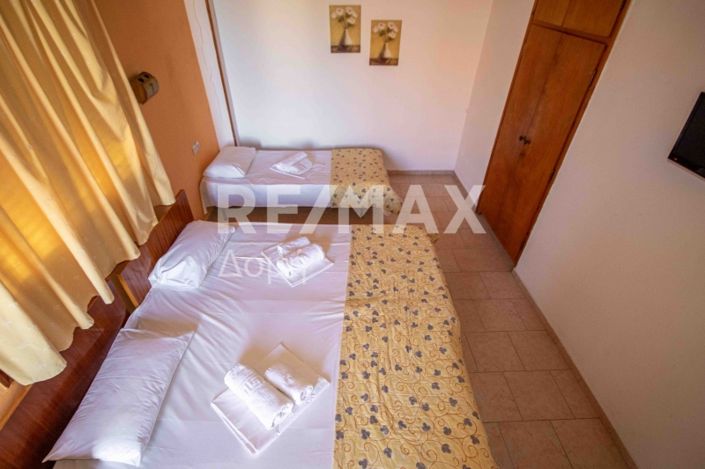 Image No.16-3 Bed Property for sale